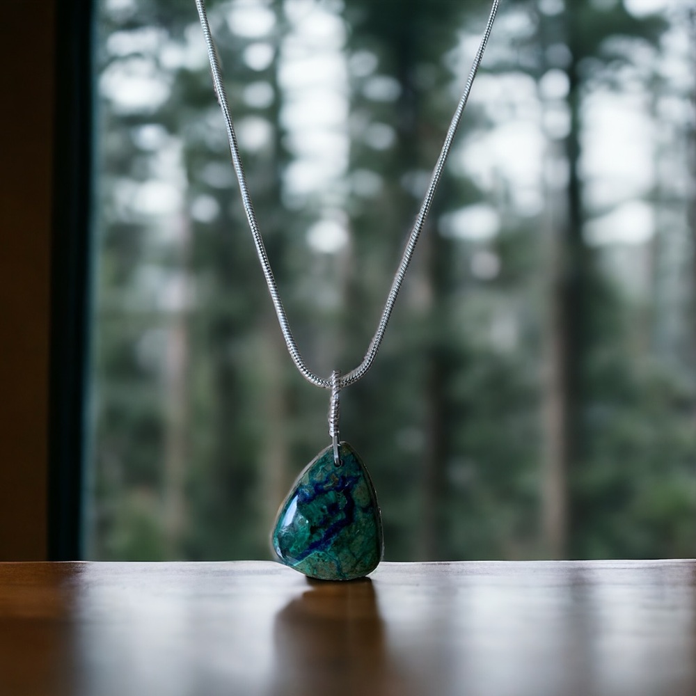 Azurite pendant. The stone of clairvoyance and spiritual guidance. NWT